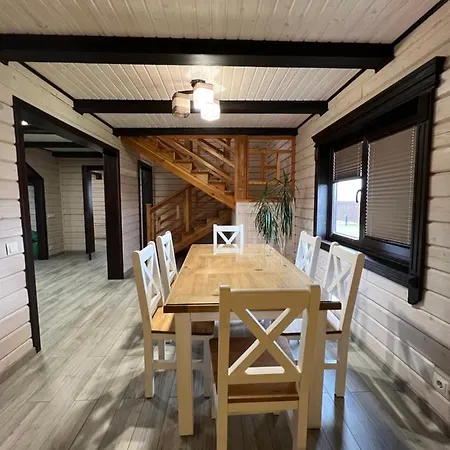 Family House Truskavets Villa