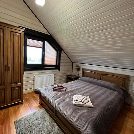 Family House Truskavets * Modrjači